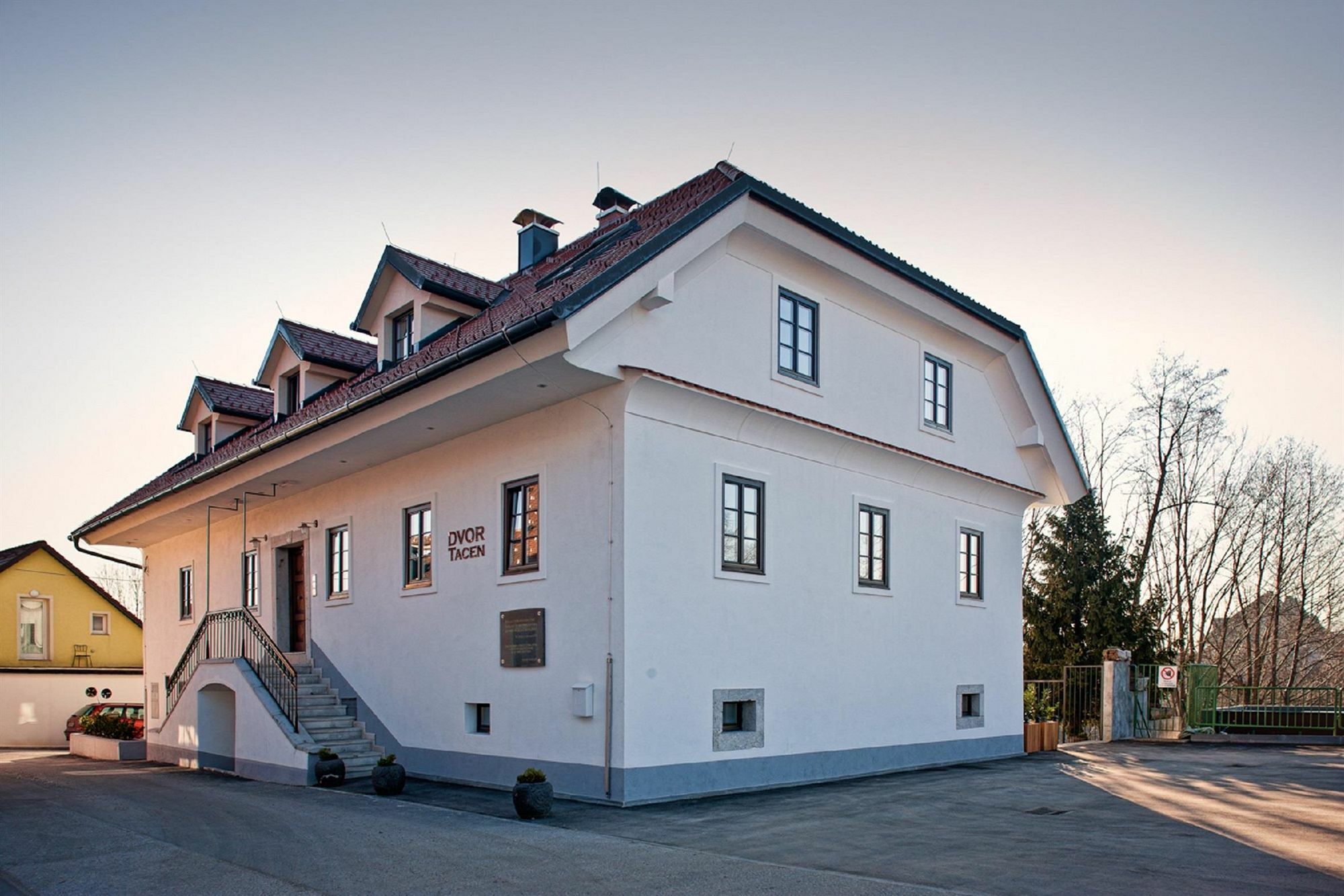 B&B Dvor Tacen Ljubljana Bagian luar foto